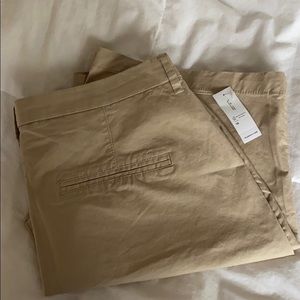 Women’s Old Navy Khaki Shorts Size 10 NWT